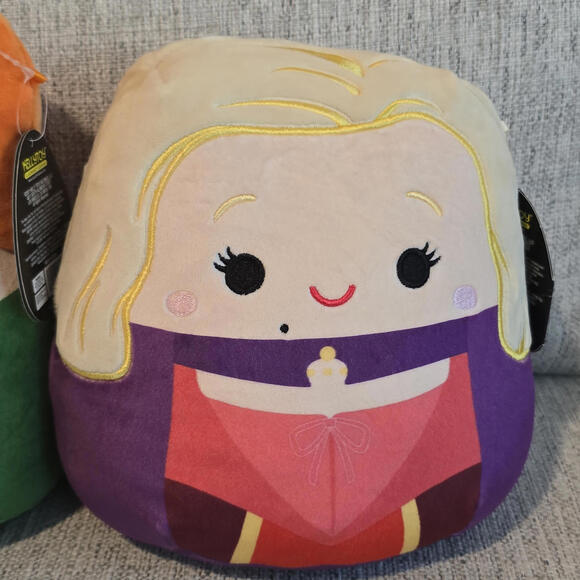 A set of Hocus Pocus Sanderson Sisters Squishmallows - Picture 4 of 7